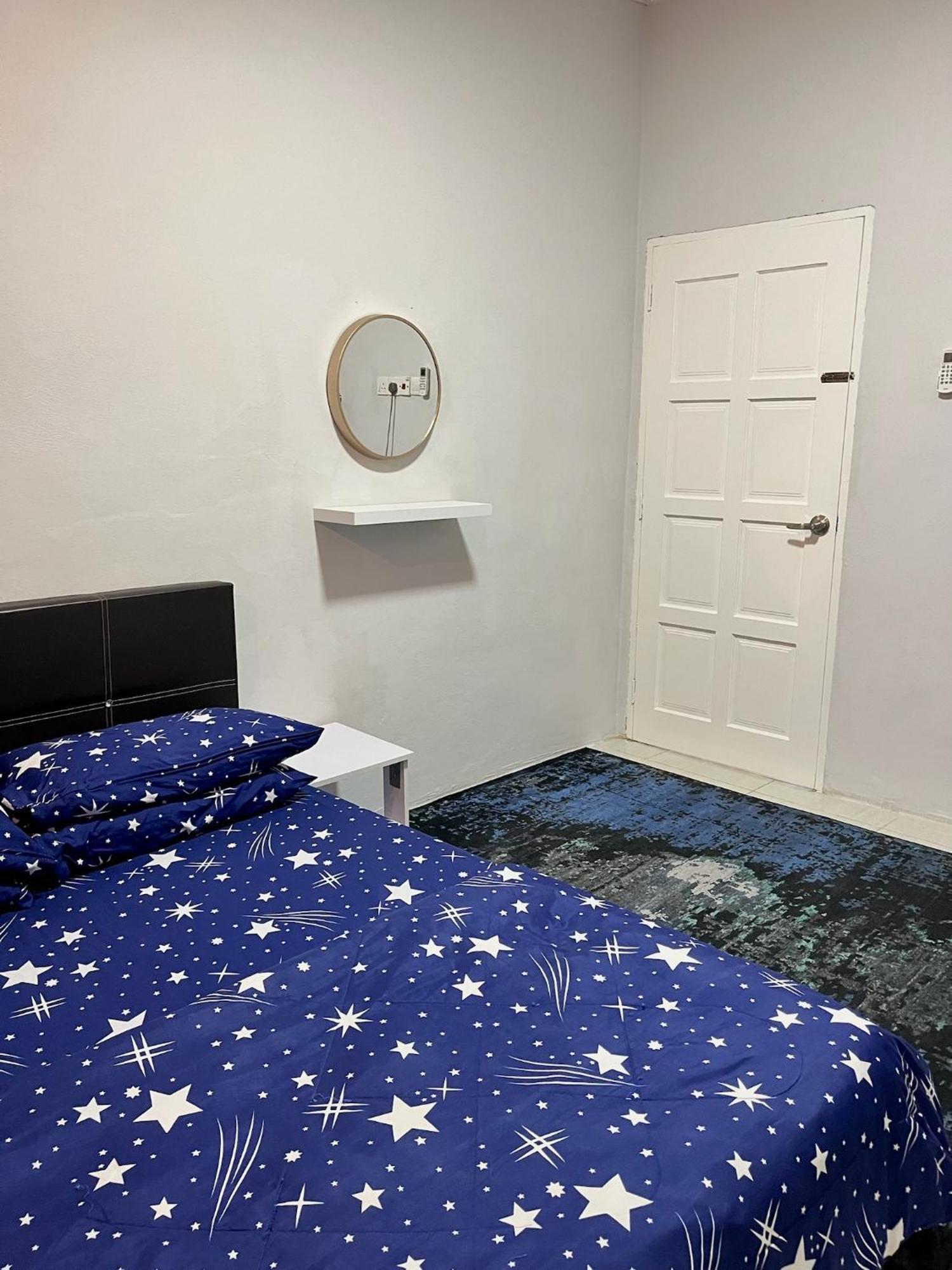Aina Guest House Кота Бару Екстериор снимка