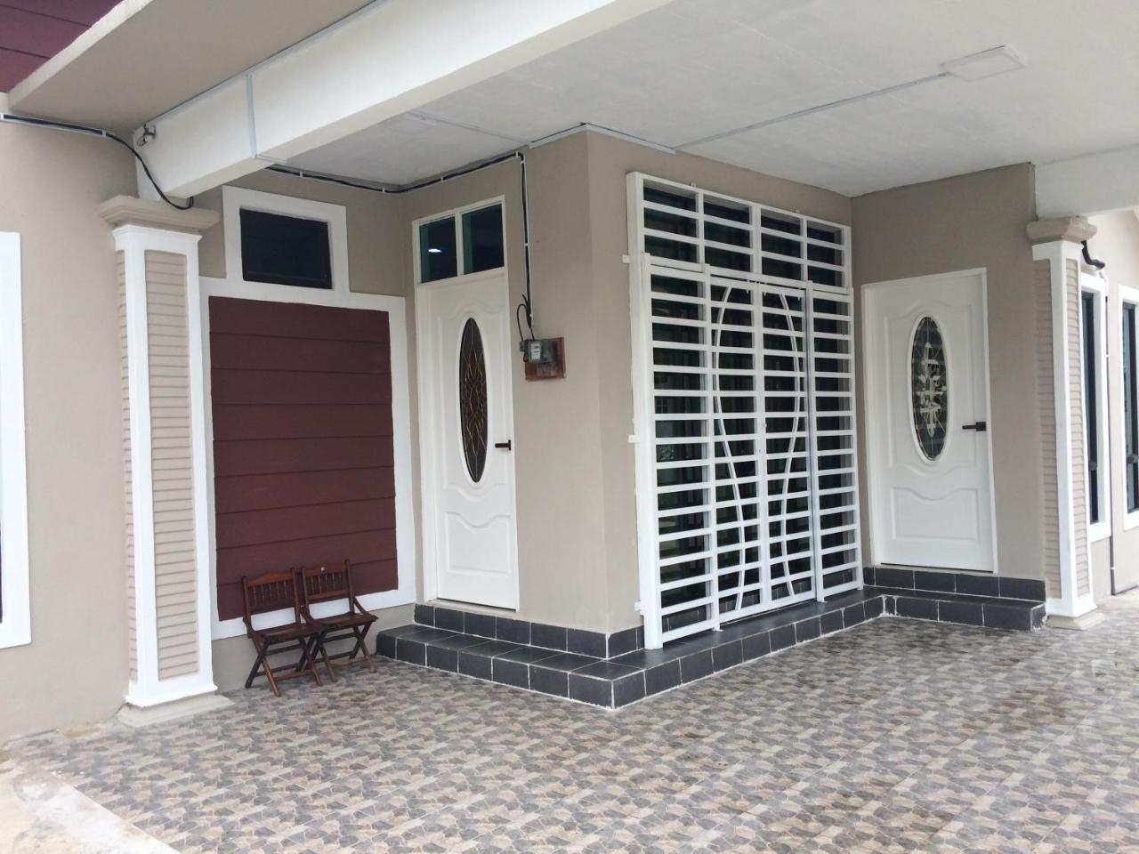Aina Guest House Кота Бару Екстериор снимка